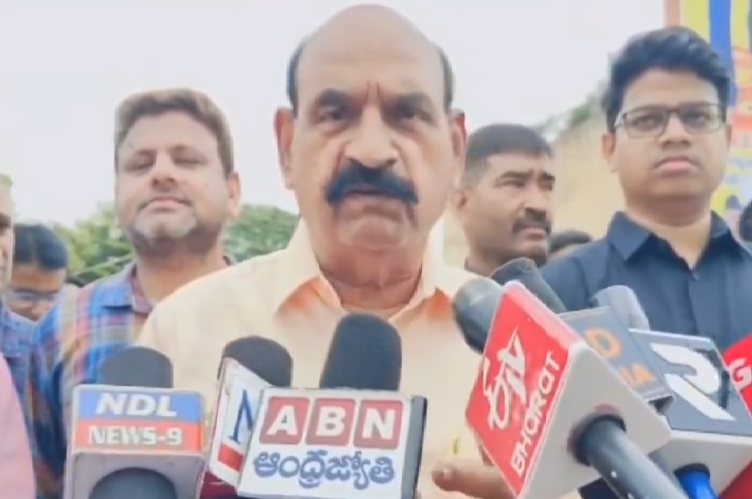 హర్ ఘర్ తిరంగా ర్యాలీలో పాల్గొన్న మంత్రి హర్ ఘర్ తిరంగా ర్యాలీలో పాల్గొన్న మంత్రి