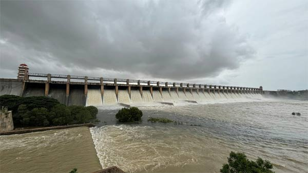 తుంగభద్ర జలాశయానికి పెరిగిన వరద ప్రవాహం