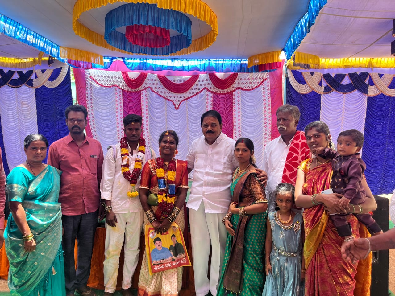 వివాహ కార్యక్రమాలకు హాజరైన మాజీ మంత్రి పల్లె రఘునాథ్ రెడ్డి వివాహ కార్యక్రమాలకు హాజరైన మాజీ మంత్రి పల్లె రఘునాథ్ రెడ్డి