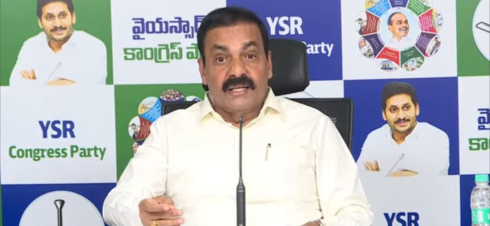 సహాయక చర్యల్లోనూ ప్రభుత్వం అన్నింటా ఘోర వైఫల్యం సహాయక చర్యల్లోనూ ప్రభుత్వం అన్నింటా ఘోర వైఫల్యం