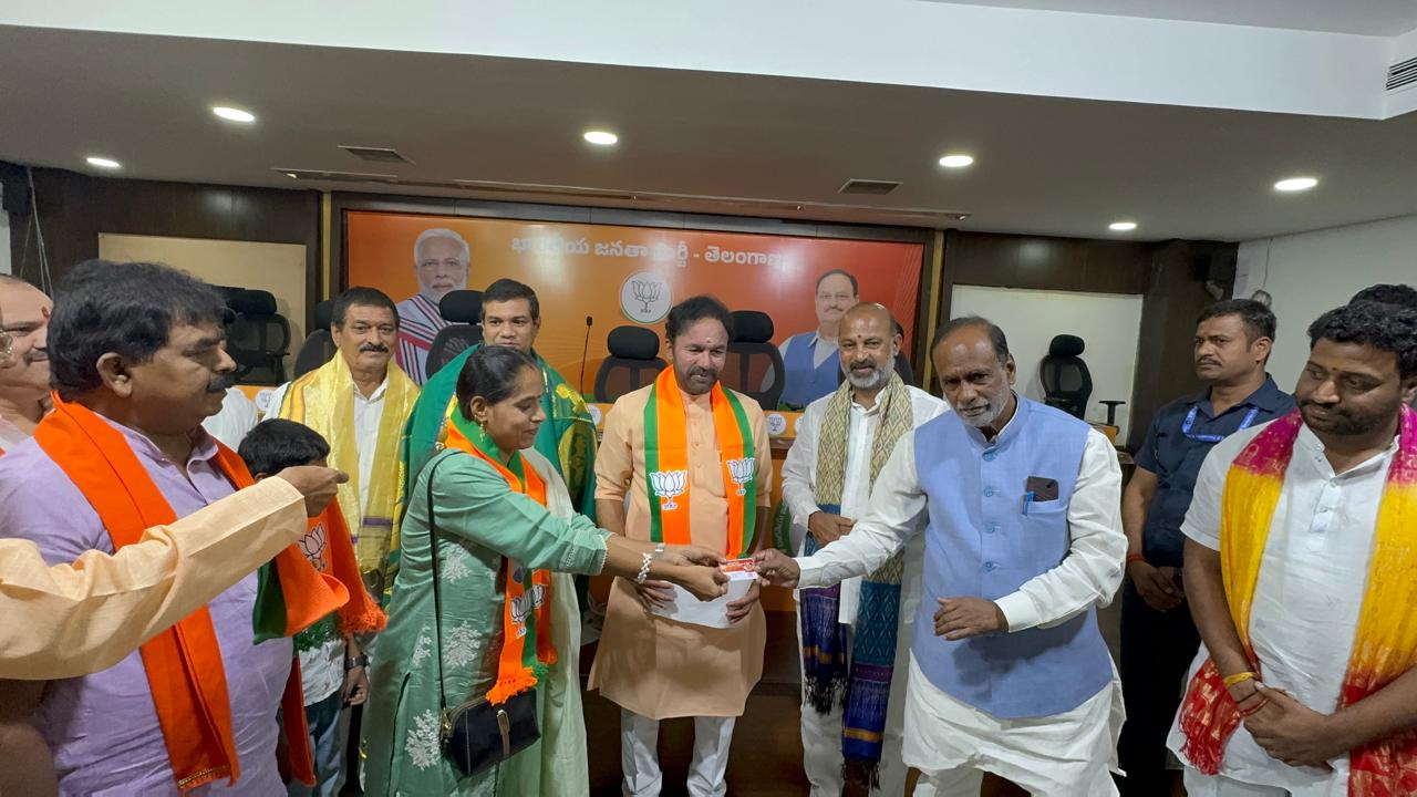 బిజెపి లో చేరిన గౌతమి గ్రూప్ సంస్థ సీఎండి చైర్మన్ బిజెపి లో చేరిన గౌతమి గ్రూప్ సంస్థ సీఎండి చైర్మన్