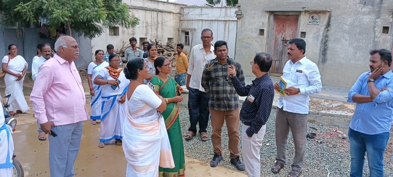 ప్రజలందరికీ పరిసరాల పరిశుభ్రత పై అవగాహన 