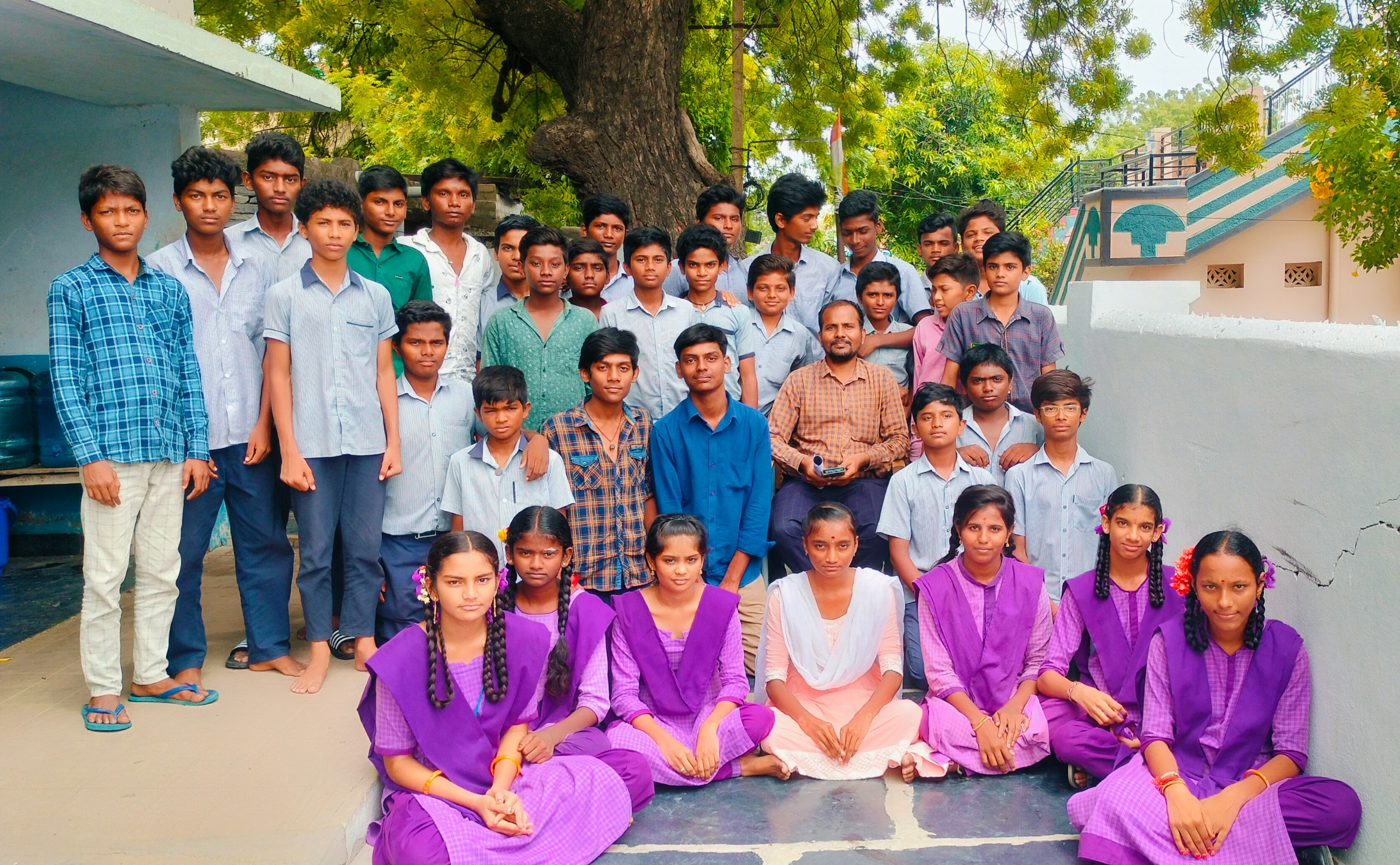 వరద బాధితులకు ఈడిగ పేట స్కూల్ విద్యార్థుల సహాయార్థం వరద బాధితులకు ఈడిగ పేట స్కూల్ విద్యార్థుల సహాయార్థం