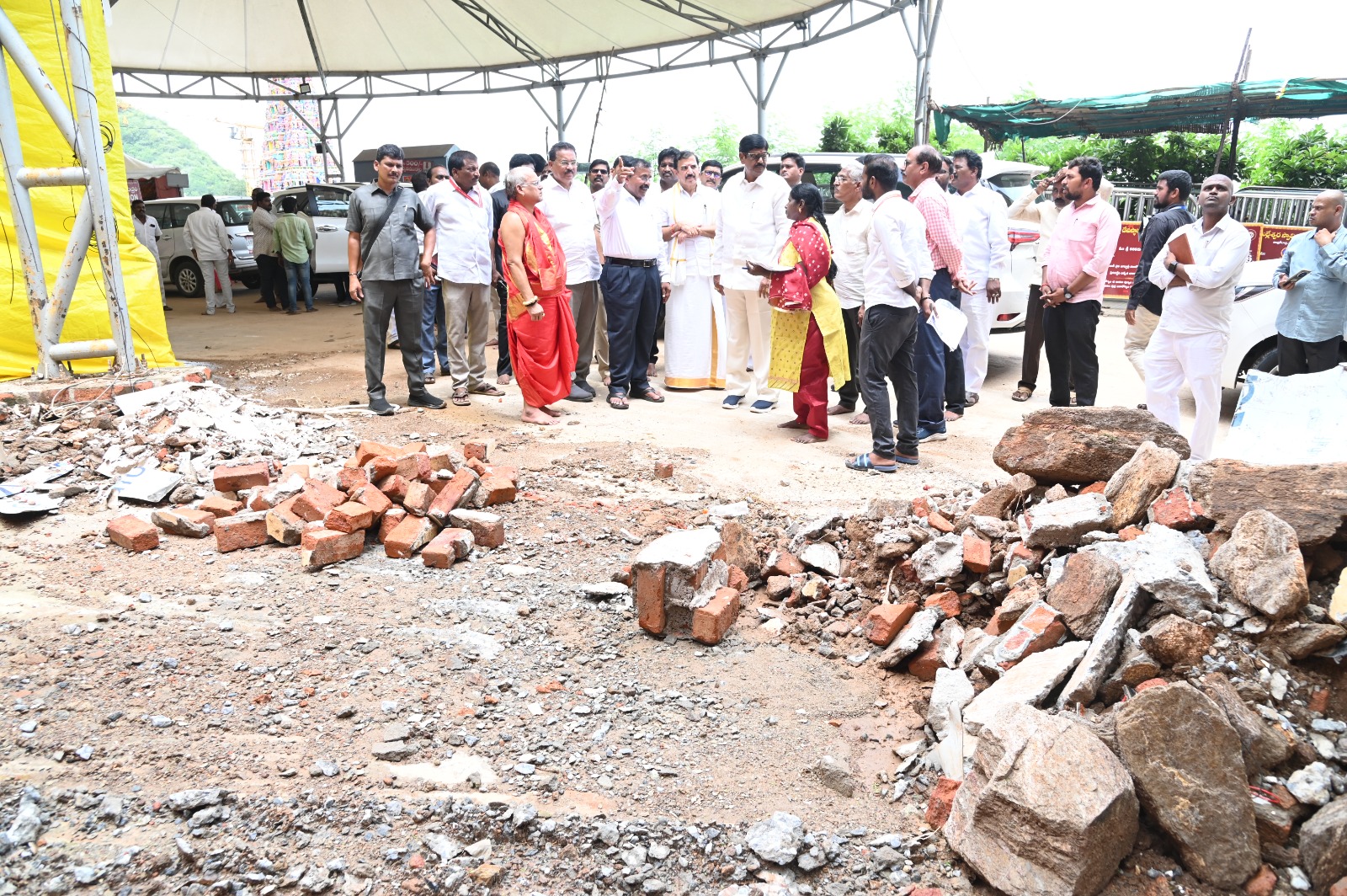 పవిత్ర కృష్ణ నదీమ తల్లికి నవహారతులు ఇచ్చుటకు ఏర్పాట్లు