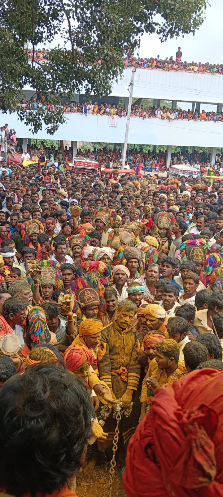 దేవరగట్టులో శ్రీ మాళ మల్లేశ్వరుని బండారు మహిమ దేవరగట్టులో శ్రీ మాళ మల్లేశ్వరుని బండారు మహిమ
