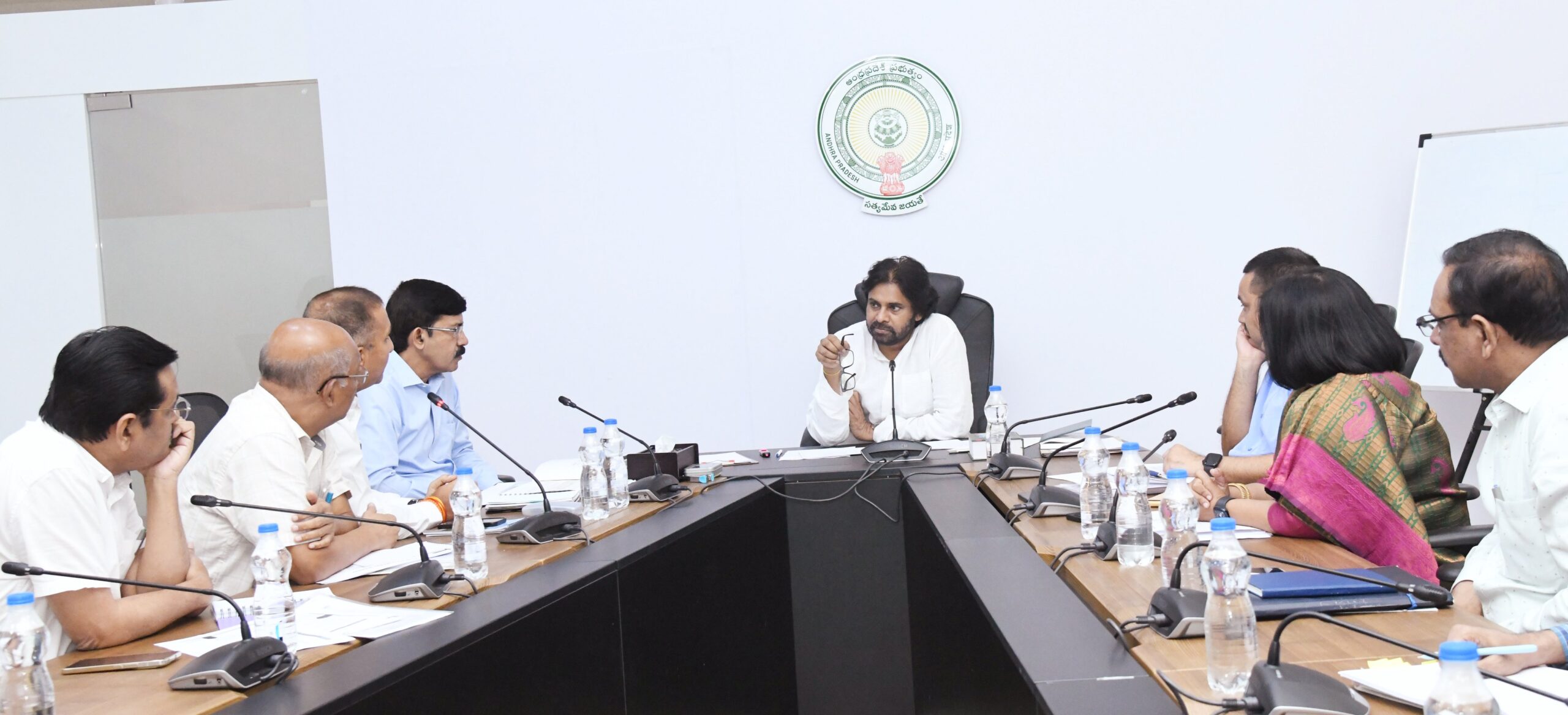 ఎర్రచందనం రక్షణ ప్రత్యేక చర్యలు : డిప్యూటీ సీఎం ఎర్రచందనం రక్షణ ప్రత్యేక చర్యలు : డిప్యూటీ సీఎం