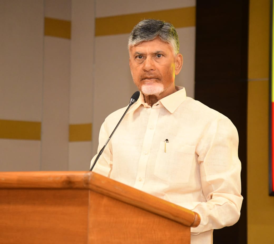 ఎమ్మెల్యేలు, ఎంపీలు, ఎమ్మెల్సీల తో చంద్రబాబు