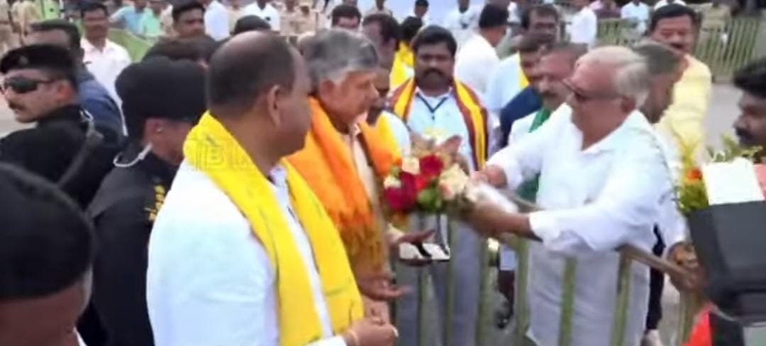 ముఖ్యమంత్రి చంద్రబాబు నాయుడును కలిసిన ప్రముఖ విరాళాధాత పారా చిట్టెన్న