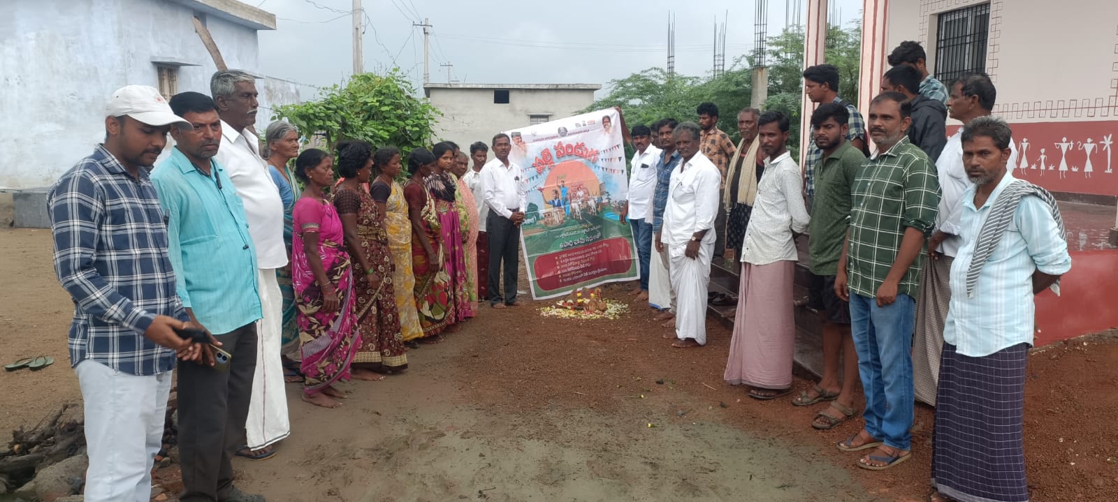 పాలూరు ,సుద్ధపల్లె గ్రామాల్లో సిసి రోడ్ల నిర్మాణానికి భూమి పూజ పాలూరు ,సుద్ధపల్లె గ్రామాల్లో సిసి రోడ్ల నిర్మాణానికి భూమి పూజ