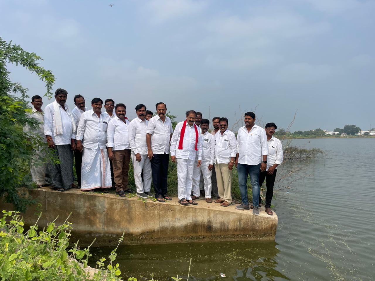 హంద్రీనీవా జలాల ద్వారా చెరువులను నింపాలి హంద్రీనీవా జలాల ద్వారా చెరువులను నింపాలి