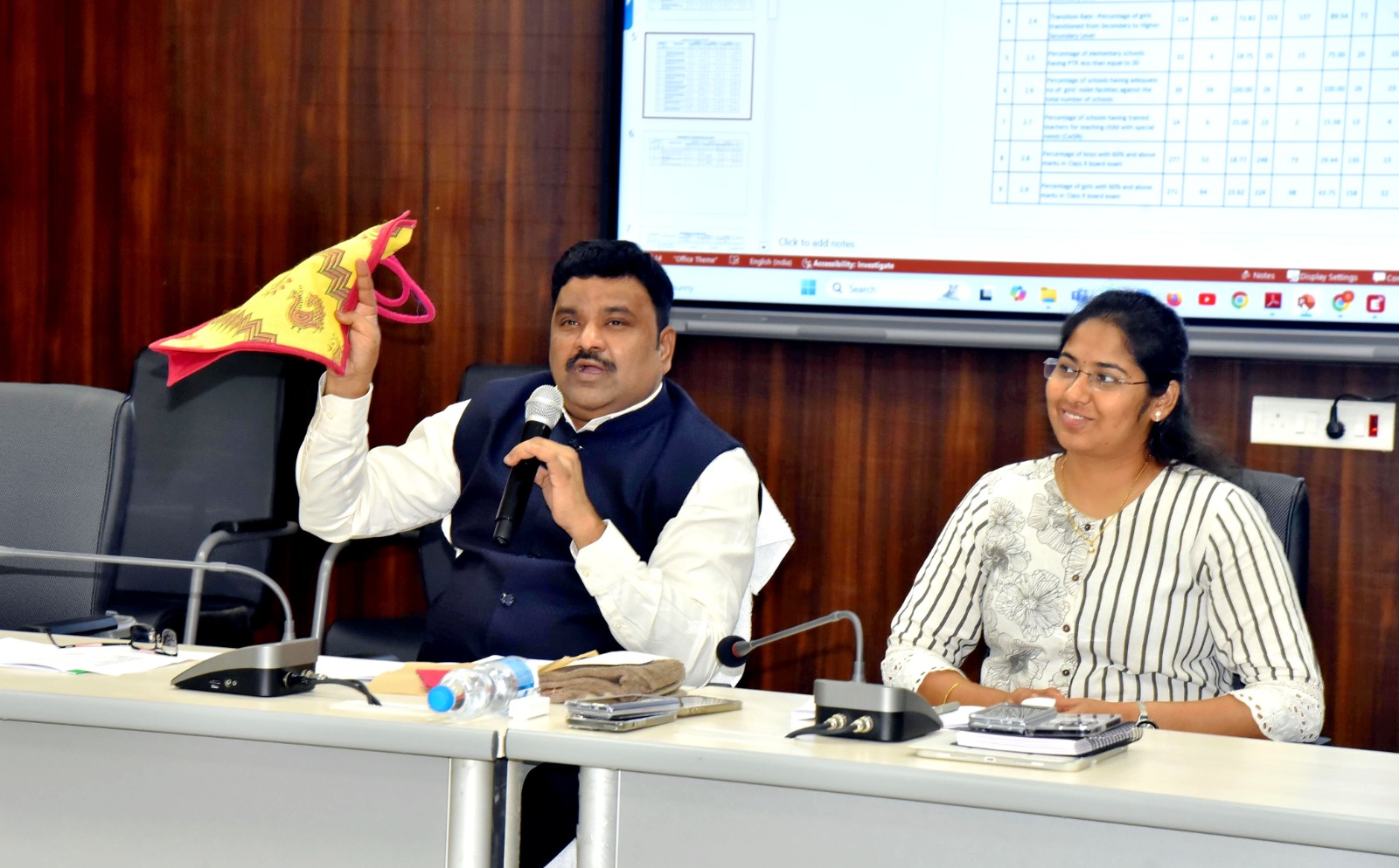 స్వయం సహాయక సంఘాల ఉత్పత్తులకు హోల్ సేల్ మార్కెటింగ్ కల్పించాలి స్వయం సహాయక సంఘాల ఉత్పత్తులకు హోల్ సేల్ మార్కెటింగ్ కల్పించాలి
