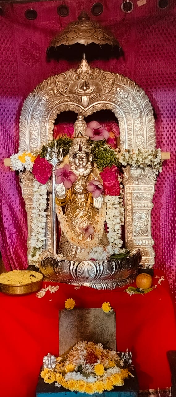 రాజ రాజేశ్వరి దేవి అలంకారంలో శ్రీ వాసవాంబ రాజ రాజేశ్వరి దేవి అలంకారంలో శ్రీ వాసవాంబ
