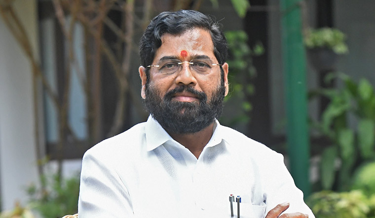 ముఖ్యమంత్రి పదవికి రాజీనామా..!