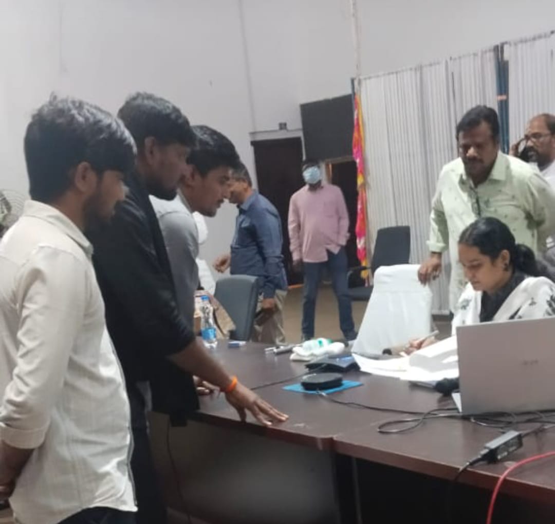 బికే సింగ్ పై తక్షణమే చర్యలు తీసుకోవాలి బికే సింగ్ పై తక్షణమే చర్యలు తీసుకోవాలి