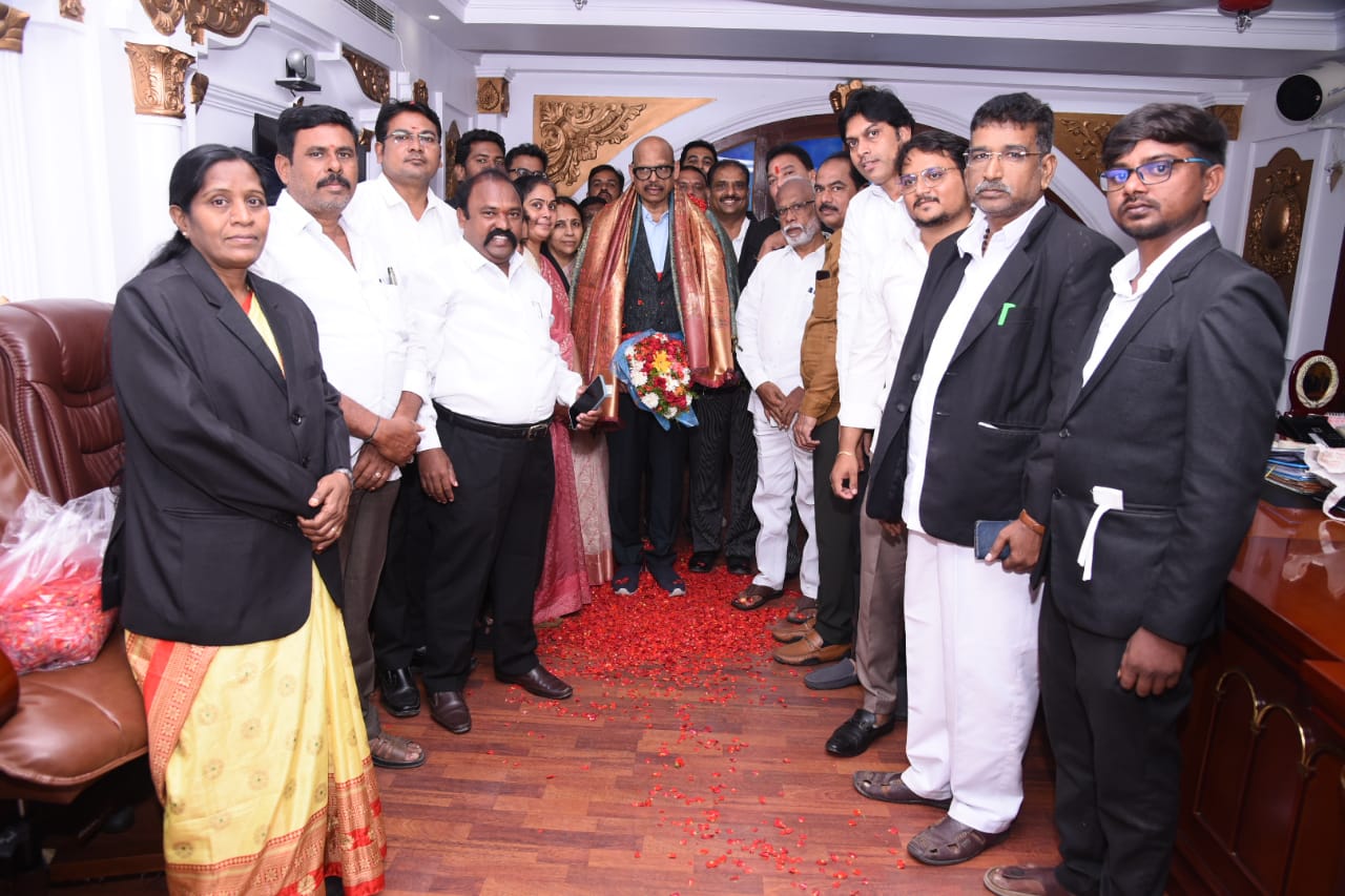 కర్నూల్ కు హైకోర్టు బెంచ్ రావడం హర్షనీయం ; మాజీ రాజ్యసభ సభ్యులు టీజీ వెంకటేష్ కర్నూల్ కు హైకోర్టు బెంచ్ రావడం హర్షనీయం ; మాజీ రాజ్యసభ సభ్యులు టీజీ వెంకటేష్