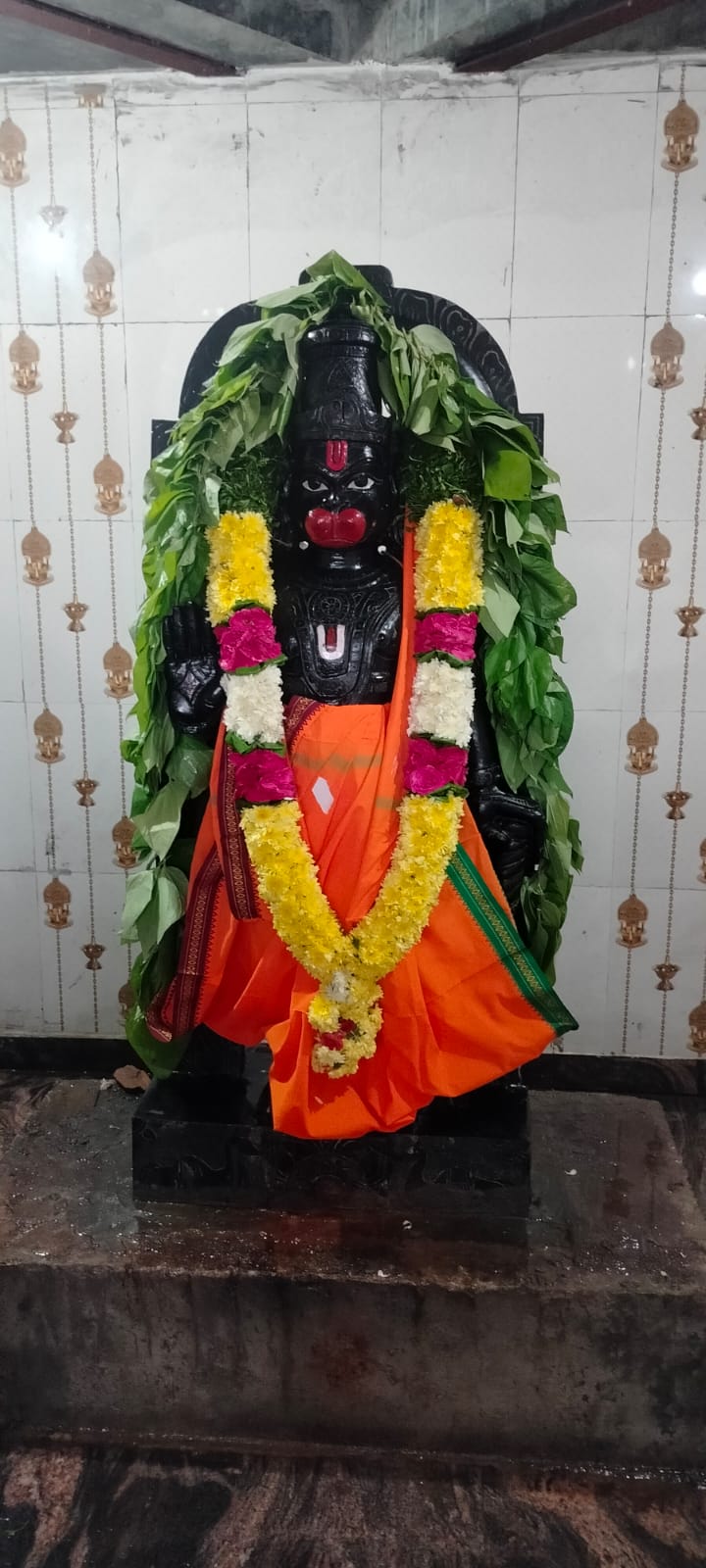 భక్తిశ్రద్ధలతో ఆంజనేయ స్వామి మొదటి వార్షికోత్సవం భక్తిశ్రద్ధలతో ఆంజనేయ స్వామి మొదటి వార్షికోత్సవం