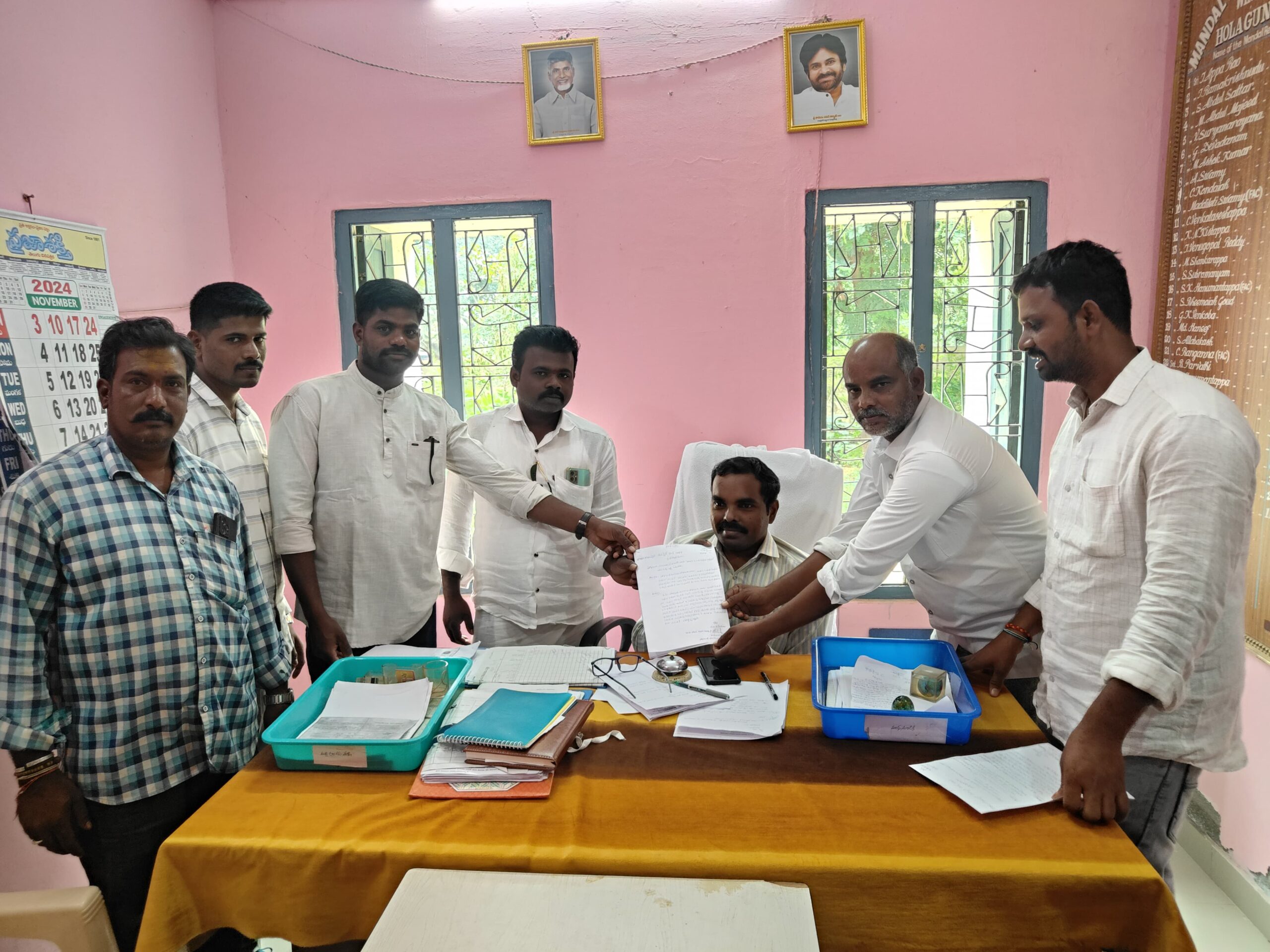 కనకదాసు ఆశ్రమానికి స్థలం కేటాయించండి
