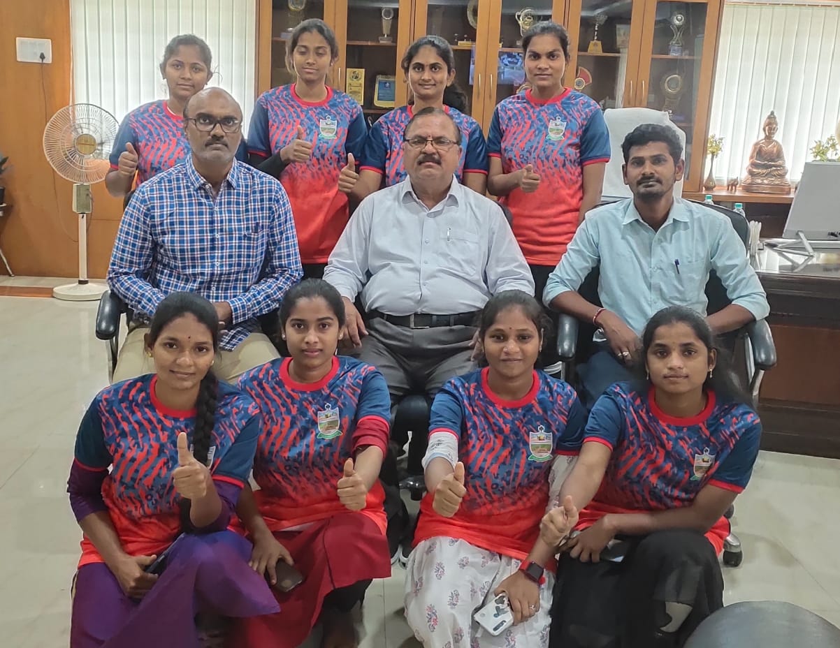 యూనివర్సిటీ కబడ్డీ కి ఆర్ యు మహిళా జట్టు ఎంపిక