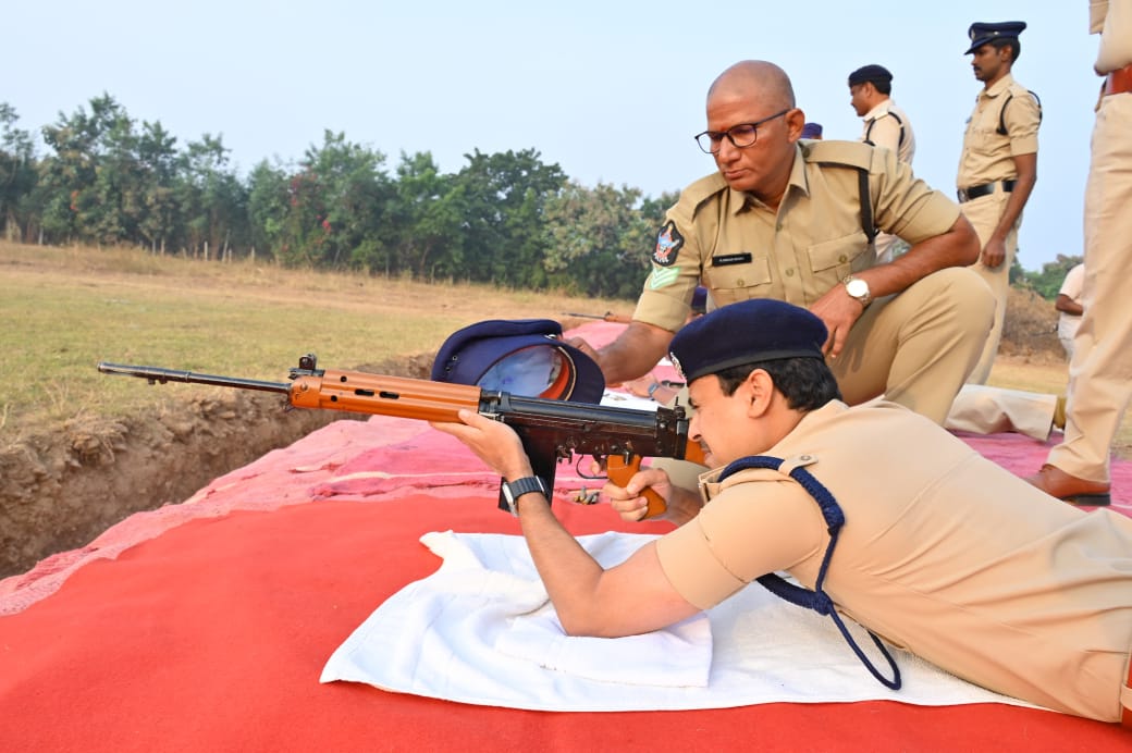 ఆయుధాల పనితీరు పై పరిజ్ఞానం పెంచుకోండి ; జిల్లా ఎస్పీ 