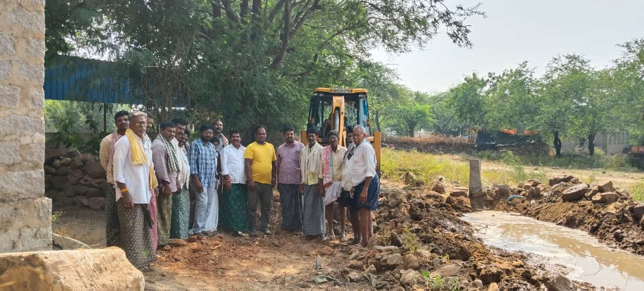 రాంపల్లిలో ప్రారంభమైన సీసీ రోడ్డు నిర్మాణ పనులు