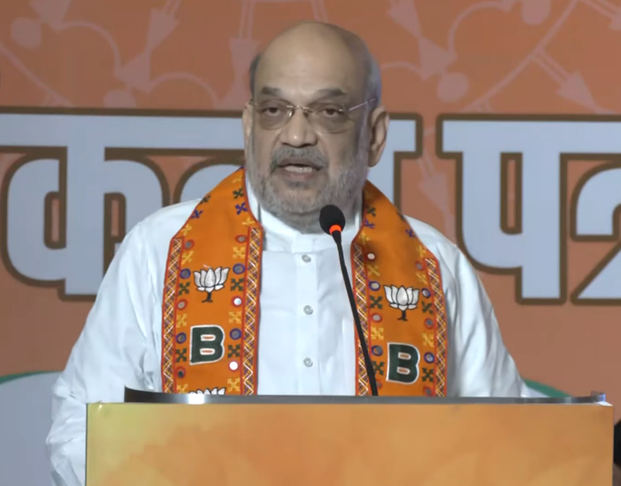 మ్యానిఫెస్టోను విడుదల చేసిన హోంమంత్రి మ్యానిఫెస్టోను విడుదల చేసిన హోంమంత్రి