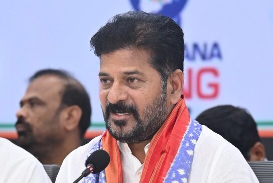 హీరో అల్లు అరెస్ట్ పై స్పందించిన  సీఎం