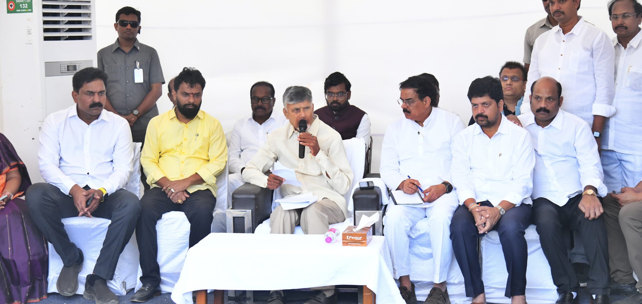 కృష్ణా జిల్లాలో పర్యటిస్తున్న ముఖ్యమంత్రి