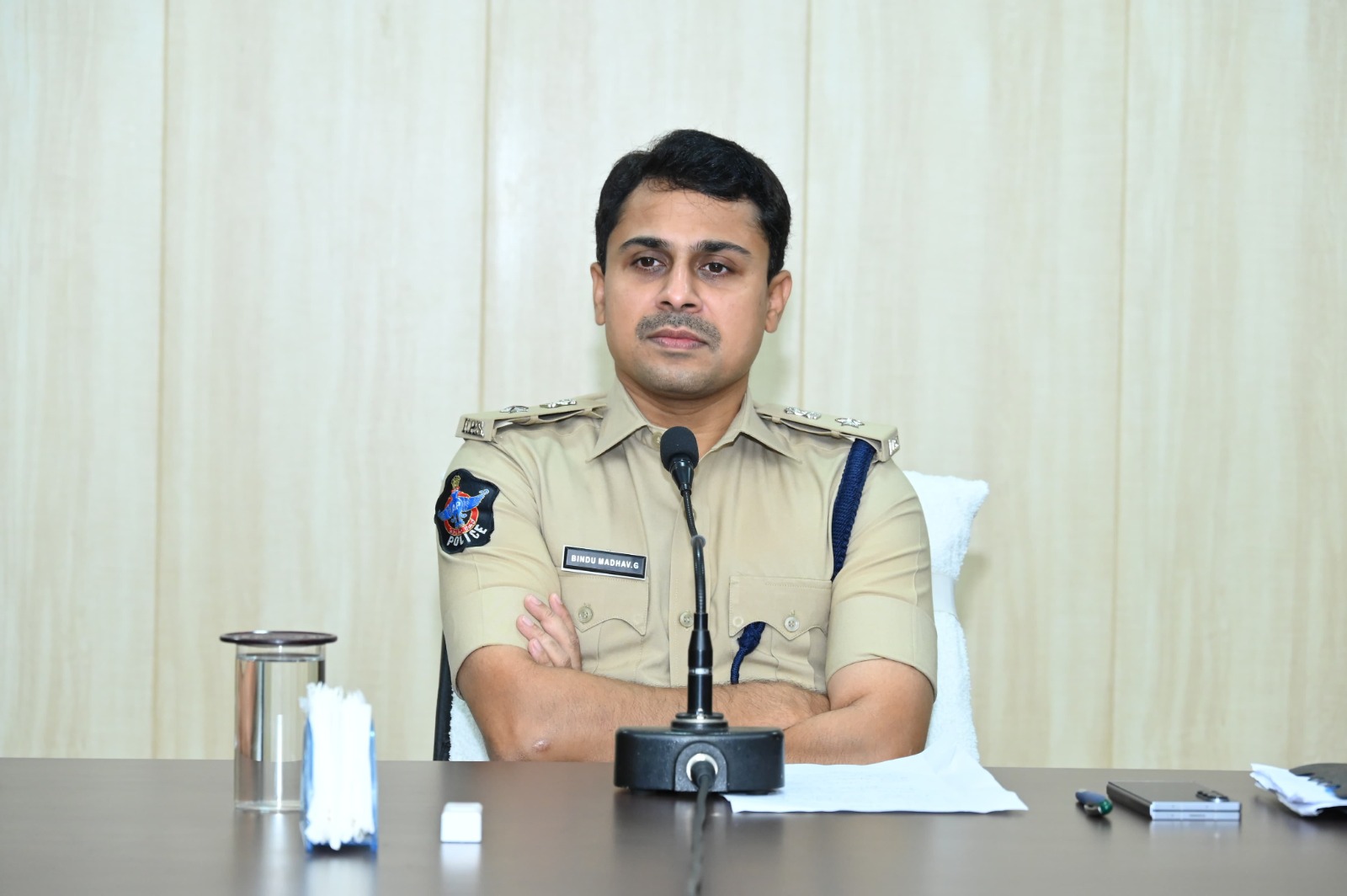 జిల్లా ప్రజలకు క్రిస్మస్ పండుగ శుభాకాంక్షలు తెల్పిన కర్నూలు జిల్లా ఎస్పీ జిల్లా ప్రజలకు క్రిస్మస్ పండుగ శుభాకాంక్షలు తెల్పిన కర్నూలు జిల్లా ఎస్పీ