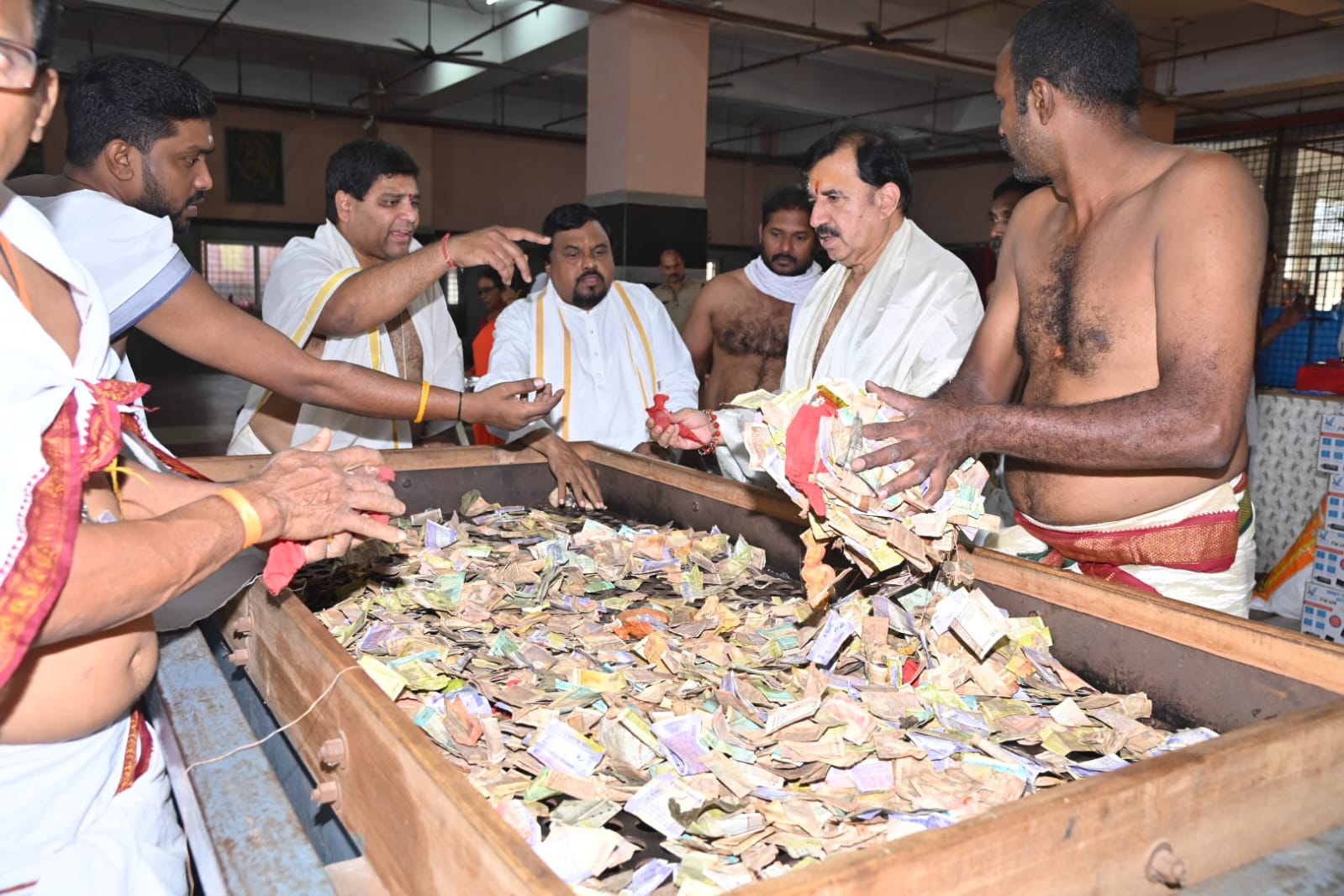 దుర్గామల్లేశ్వర స్వామి వార్ల దేవస్దానంలో హుండీ లెక్కింపు