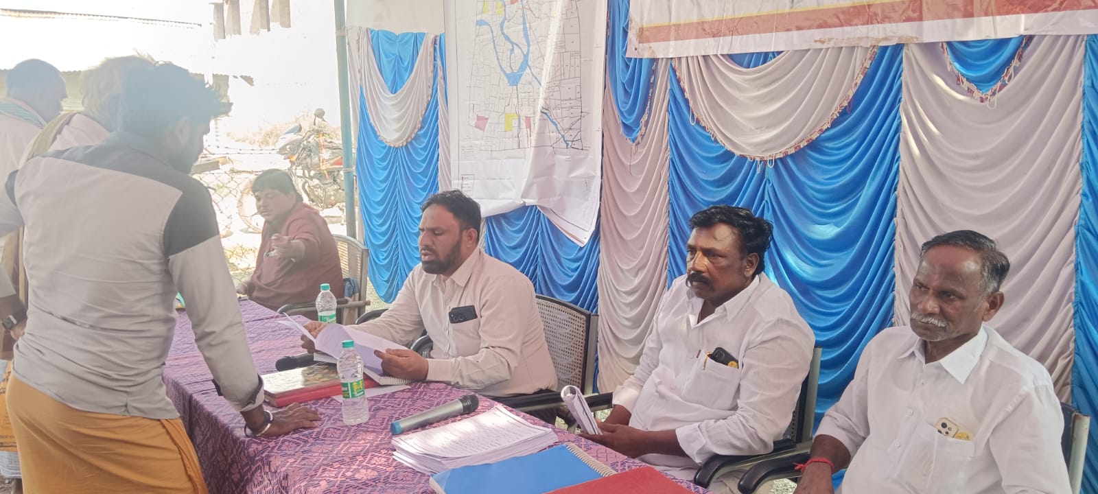 రెవిన్యూ సదస్సులను సద్వినియోగం చేసుకోండి రెవిన్యూ సదస్సులను సద్వినియోగం చేసుకోండి