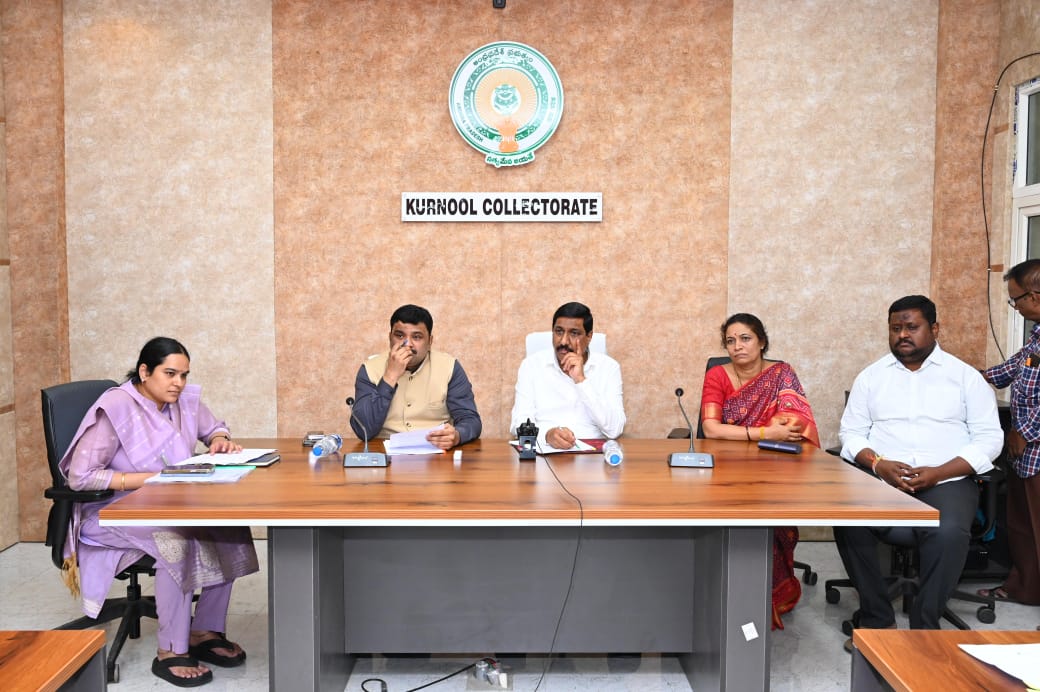 నిలిచిపోయిన రోడ్ల విస్తరణ పనులు చేయాలి; ఎమ్మెల్యే గౌరు చరిత రెడ్డి నిలిచిపోయిన రోడ్ల విస్తరణ పనులు చేయాలి; ఎమ్మెల్యే గౌరు చరిత రెడ్డి