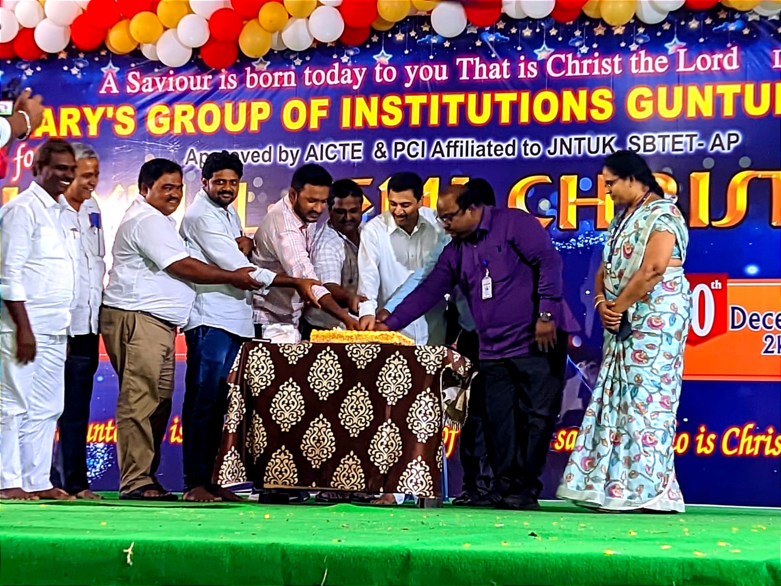 ఘనంగా సెమి క్రిస్టమస్ వేడుకలు ఘనంగా సెమి క్రిస్టమస్ వేడుకలు