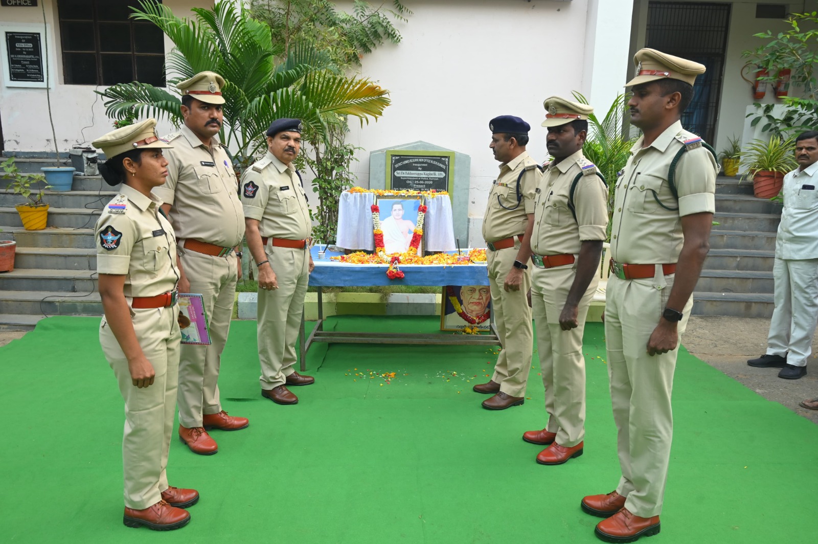 అమరజీవి పొట్టి శ్రీరాములు ప్రాణ త్యాగం మరువలేనివి