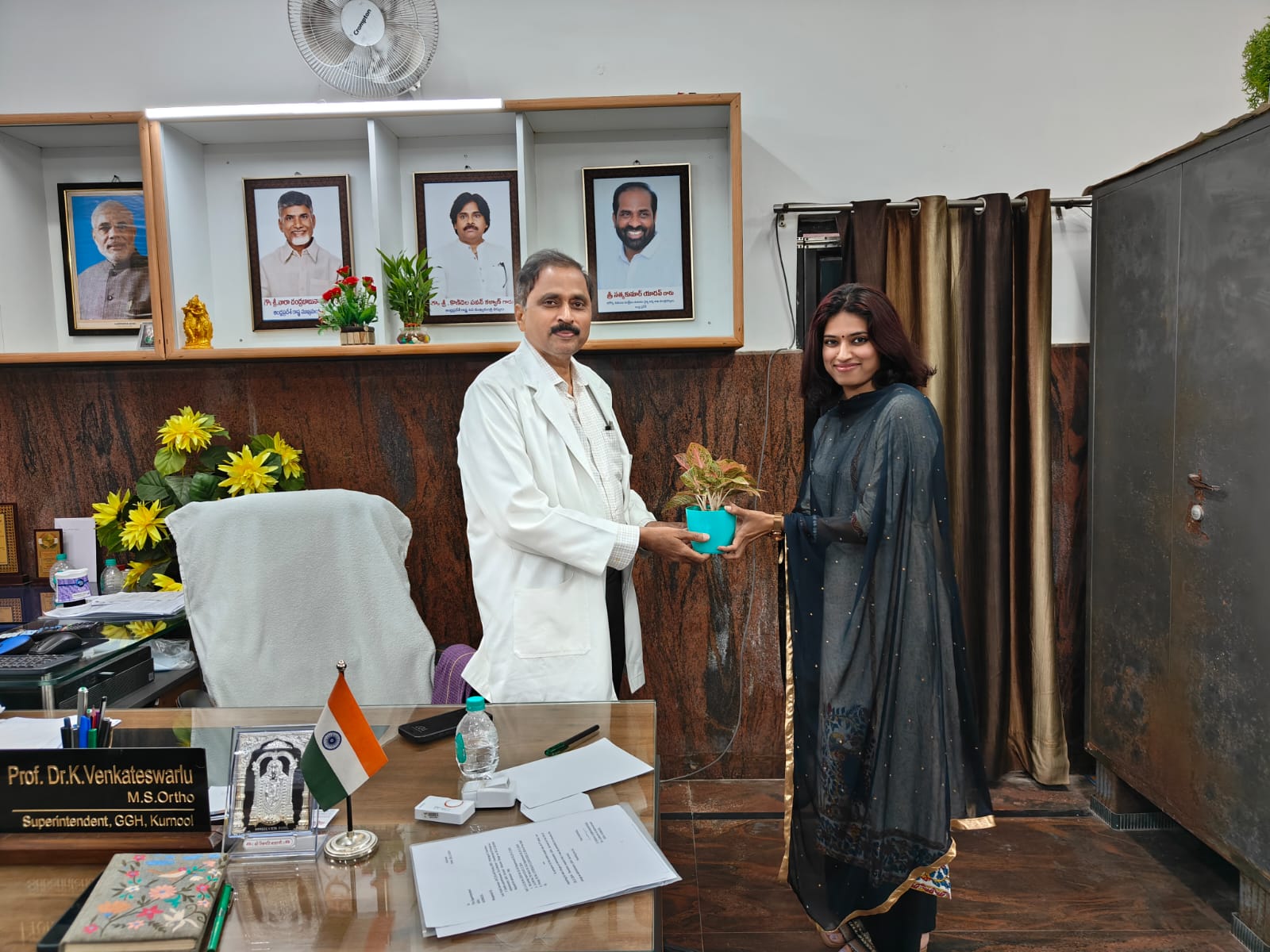 నూతన పదవి బాధ్యతలు స్వీకరించిన డిప్యూటీ కలెక్టర్ హాస్పటల్ అడ్మినిస్ట్రేటర్ .పి.సింధు సుబ్రహ్మణ్యం నూతన పదవి బాధ్యతలు స్వీకరించిన డిప్యూటీ కలెక్టర్ హాస్పటల్ అడ్మినిస్ట్రేటర్ .పి.సింధు సుబ్రహ్మణ్యం