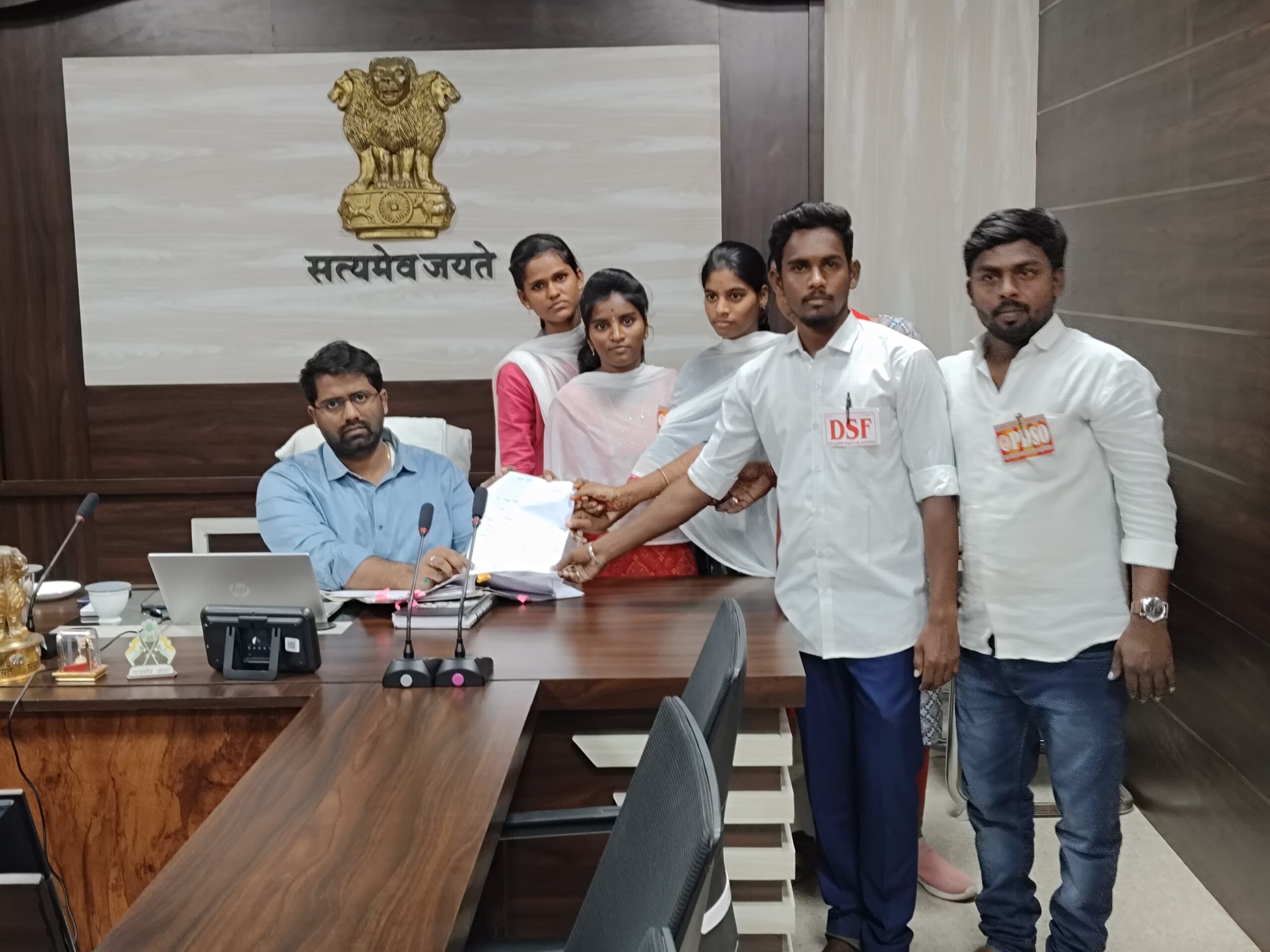 ప్రభుత్వం మెడికల్ చదువుతున్న విద్యార్థులకు తక్షణమే స్టైఫండ్ ఇవ్వాలి ప్రభుత్వం మెడికల్ చదువుతున్న విద్యార్థులకు తక్షణమే స్టైఫండ్ ఇవ్వాలి
