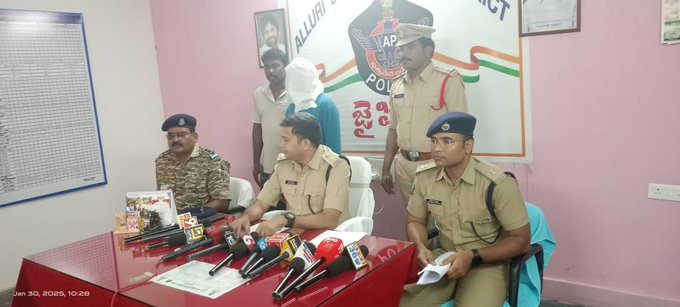 పోలీసుల అదుపులో మావోయిస్టు పోలీసుల అదుపులో మావోయిస్టు