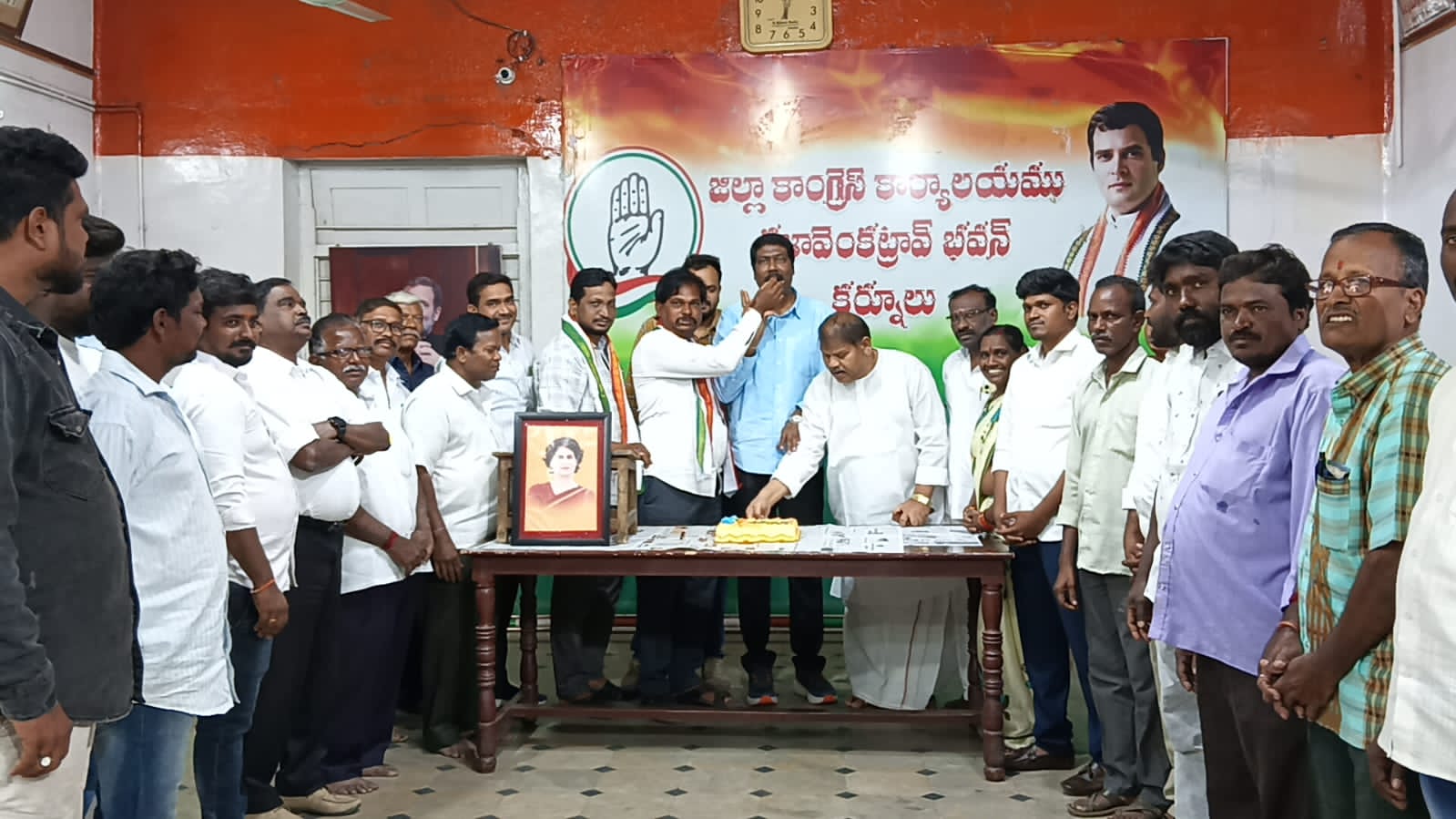 ఘనంగా ప్రియాంక గాంధీ బర్త్ డే వేడుకలు ఘనంగా ప్రియాంక గాంధీ బర్త్ డే వేడుకలు
