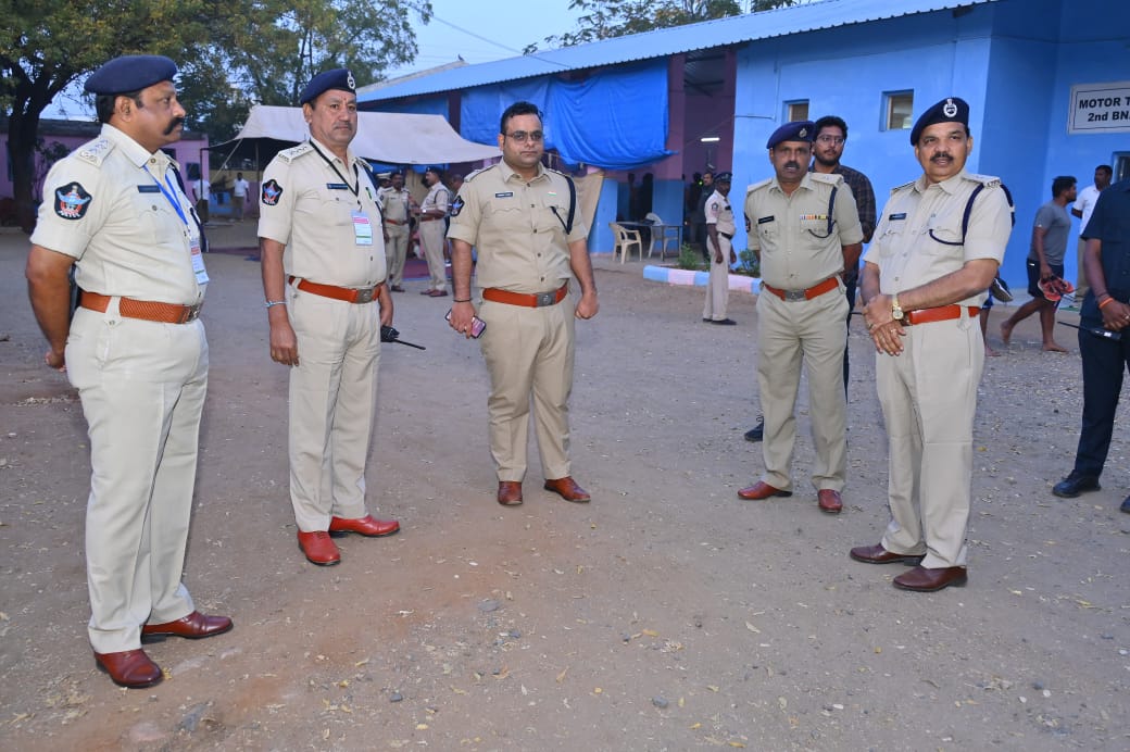16 వ రోజు పోలీసు కానిస్టేబుల్ అభ్యర్థులకు దేహధారుడ్య పరీక్షలు 16 వ రోజు పోలీసు కానిస్టేబుల్ అభ్యర్థులకు దేహధారుడ్య పరీక్షలు