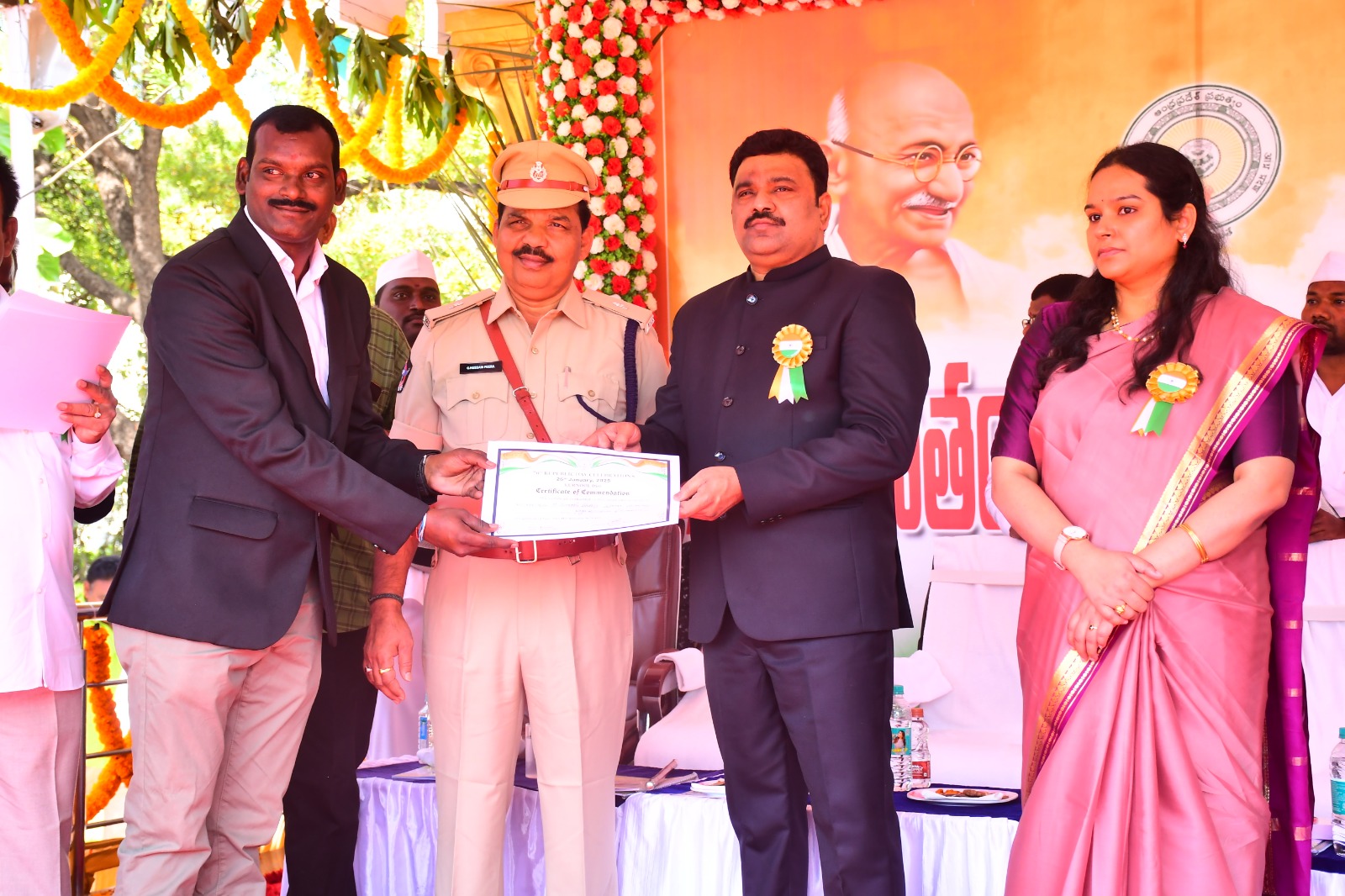 యోగాలో అవినాష్ శెట్టికి ఉత్తమసేవా ప్రశంస పత్రం యోగాలో అవినాష్ శెట్టికి ఉత్తమసేవా ప్రశంస పత్రం