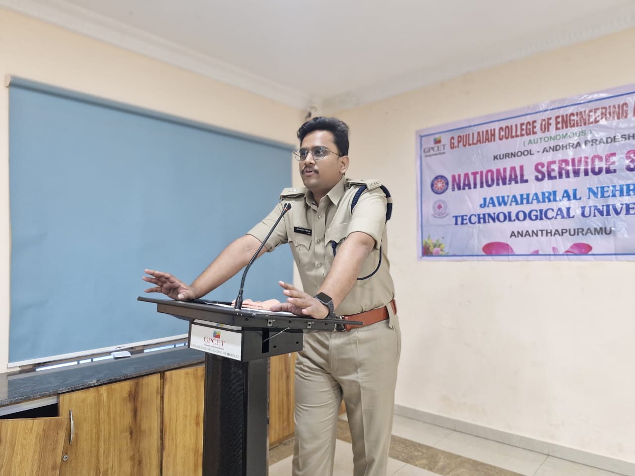 పుల్లయ్య ఇంజనీరింగ్ కళాశాలలో 36వ జాతీయ రోడ్డు భద్రత మాసోత్సవాలు పుల్లయ్య ఇంజనీరింగ్ కళాశాలలో 36వ జాతీయ రోడ్డు భద్రత మాసోత్సవాలు
