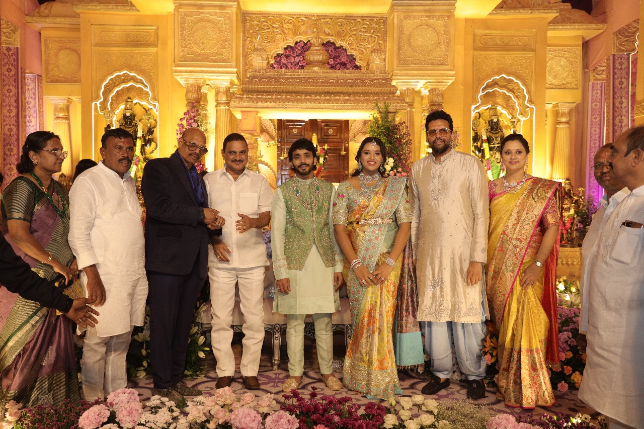 ఘనంగా రాష్ట్ర మంత్రి టిజి భరత్ కుమార్తె రిసెప్షన్ వేడుక ఘనంగా రాష్ట్ర మంత్రి టిజి భరత్ కుమార్తె రిసెప్షన్ వేడుక