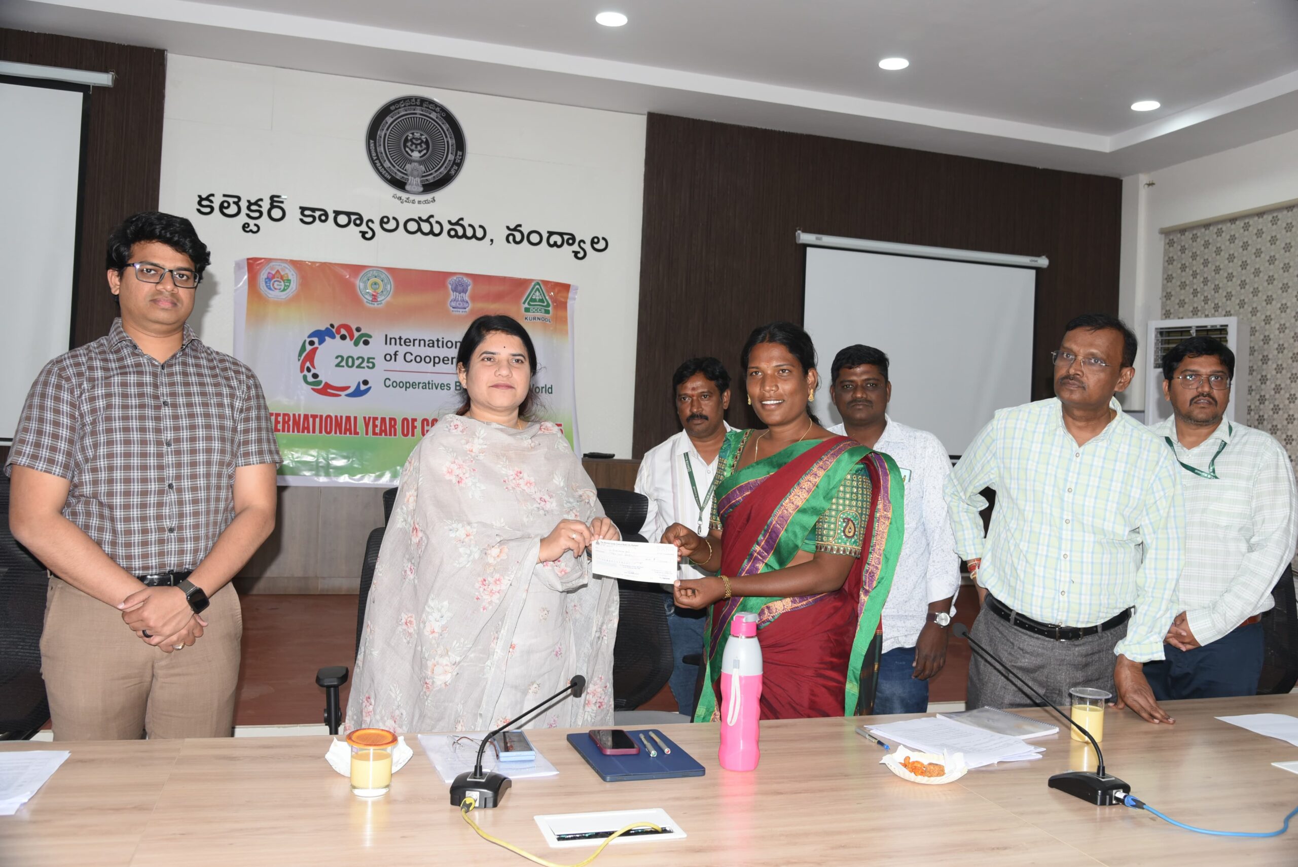 అంతర్జాతీయ సహకార సంవత్సరాన్ని విజయవంతం చేయండి అంతర్జాతీయ సహకార సంవత్సరాన్ని విజయవంతం చేయండి