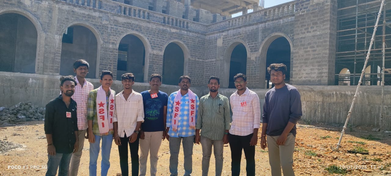 నిలిచిపోయిన క్లస్టర్ యూనివర్సిటీ నిర్మాణ పనులు పూర్తి చేయాలి నిలిచిపోయిన క్లస్టర్ యూనివర్సిటీ నిర్మాణ పనులు పూర్తి చేయాలి
