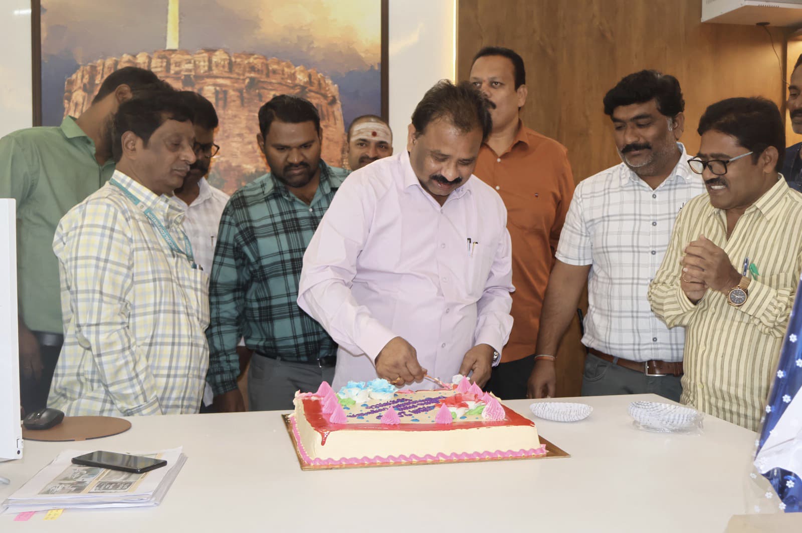 కమిషనర్కు నూతన సంవత్సర శుభాకాంక్షల వెల్లువ కమిషనర్కు నూతన సంవత్సర శుభాకాంక్షల వెల్లువ