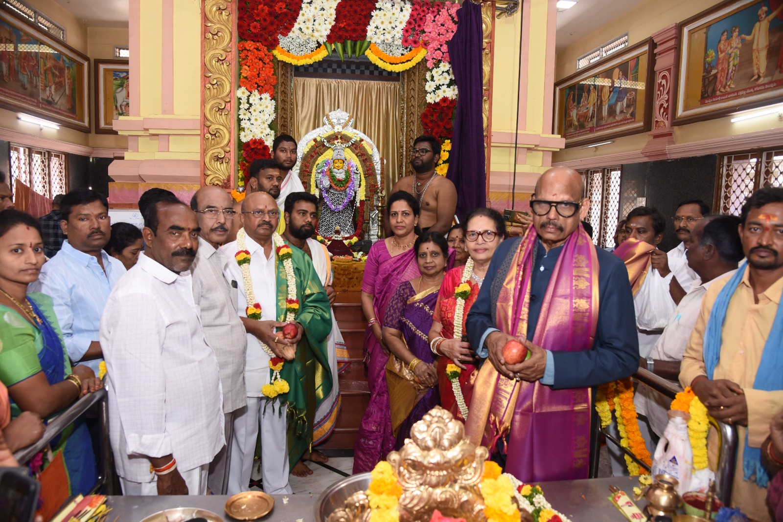 వాసవి మాత ఆత్మార్పణ దినోత్సవ సందర్భంగా మాజీ రాజ్యసభ సభ్యులు టీజీ వెంకటేష్ ప్రత్యేక పూజలు వాసవి మాత ఆత్మార్పణ దినోత్సవ సందర్భంగా మాజీ రాజ్యసభ సభ్యులు టీజీ వెంకటేష్ ప్రత్యేక పూజలు