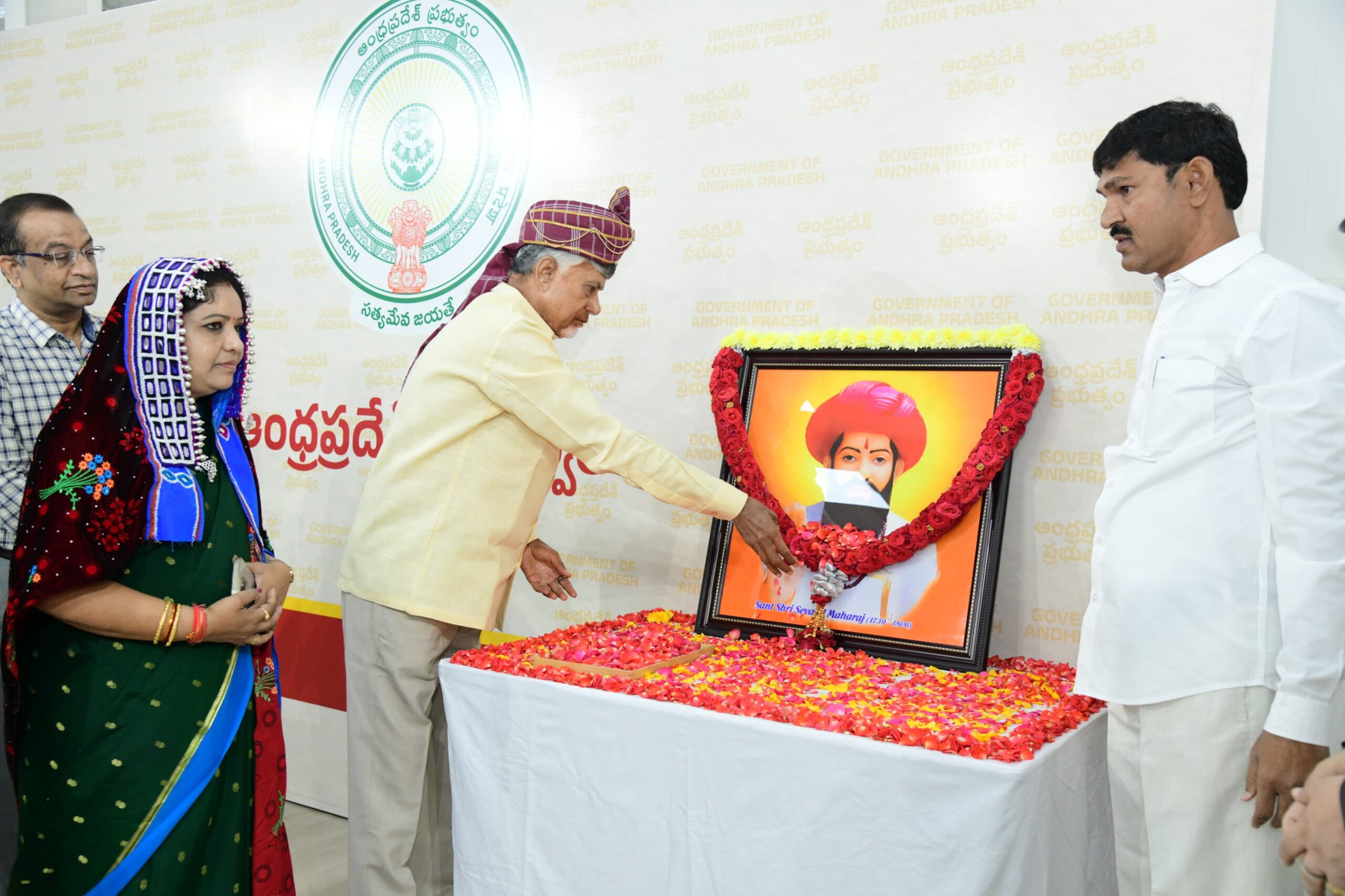 ఆయన బంజారాల ఆరాధ్య దైవం : ముఖ్యమంత్రి