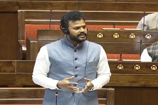 విమానాశ్రయాల ఏర్పాటుకు మేము సిద్ధంగా ఉన్నాం : కేంద్ర మంత్రి విమానాశ్రయాల ఏర్పాటుకు మేము సిద్ధంగా ఉన్నాం : కేంద్ర మంత్రి