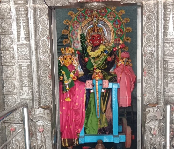 రమణీయం సిద్ధలింగేశ్వర స్వామి రథోత్సవం. రమణీయం సిద్ధలింగేశ్వర స్వామి రథోత్సవం.