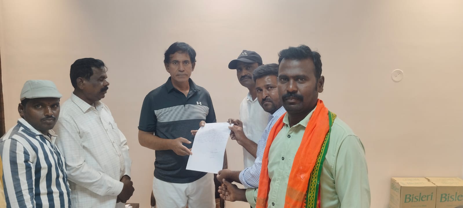 ధనాపురం-హోళగుంద రోడ్డు సమస్య పరిష్కరించాలి ధనాపురం-హోళగుంద రోడ్డు సమస్య పరిష్కరించాలి
