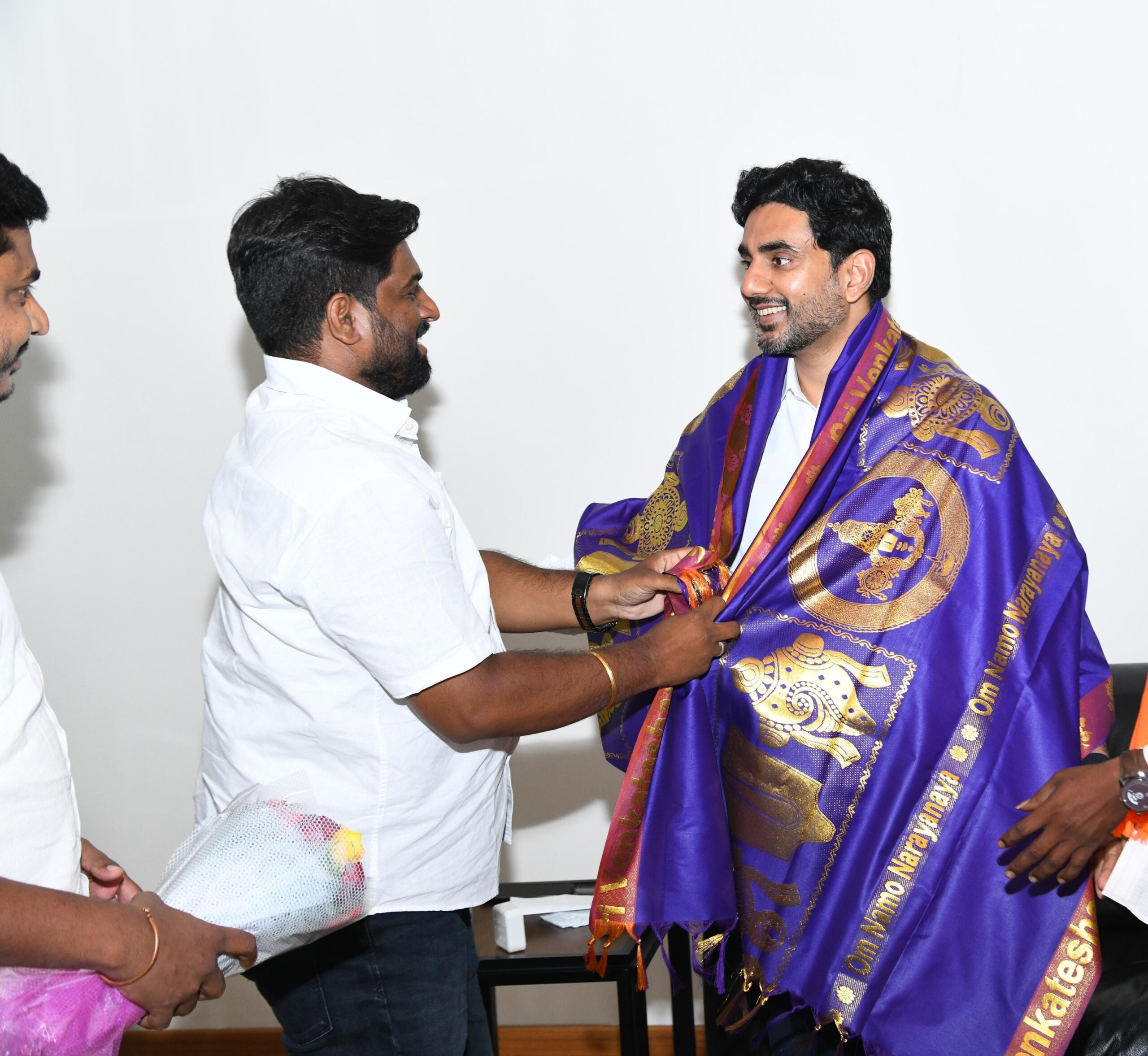 వలస కార్మికుల పిల్లలకు వన్ నేషన్ వన్ రేషన్ తరహా లో ఉచిత విద్య అందించండి వలస కార్మికుల పిల్లలకు వన్ నేషన్ వన్ రేషన్ తరహా లో ఉచిత విద్య అందించండి